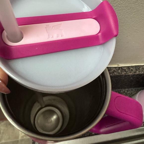 Stanley Fuchsia Travel Mug with Handle - Picture 2 of 2